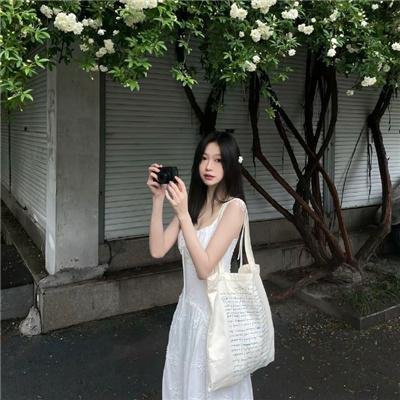 午夜下的刺花